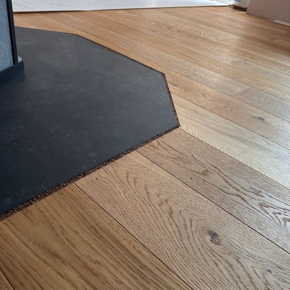 Holparkett am Kamin
