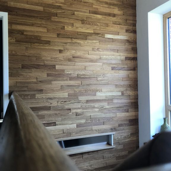 Wandverkleidung mit Holzoptik